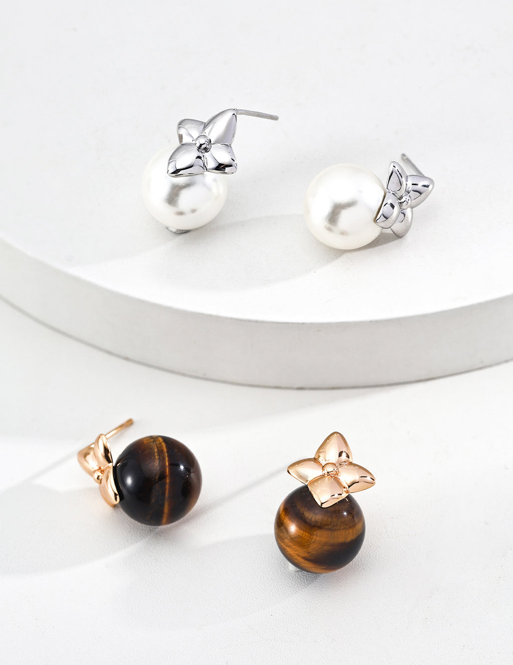 【Golden Leaf Brown】Four-Leaf Tiger's Eye / Pearl Earrings - image 4