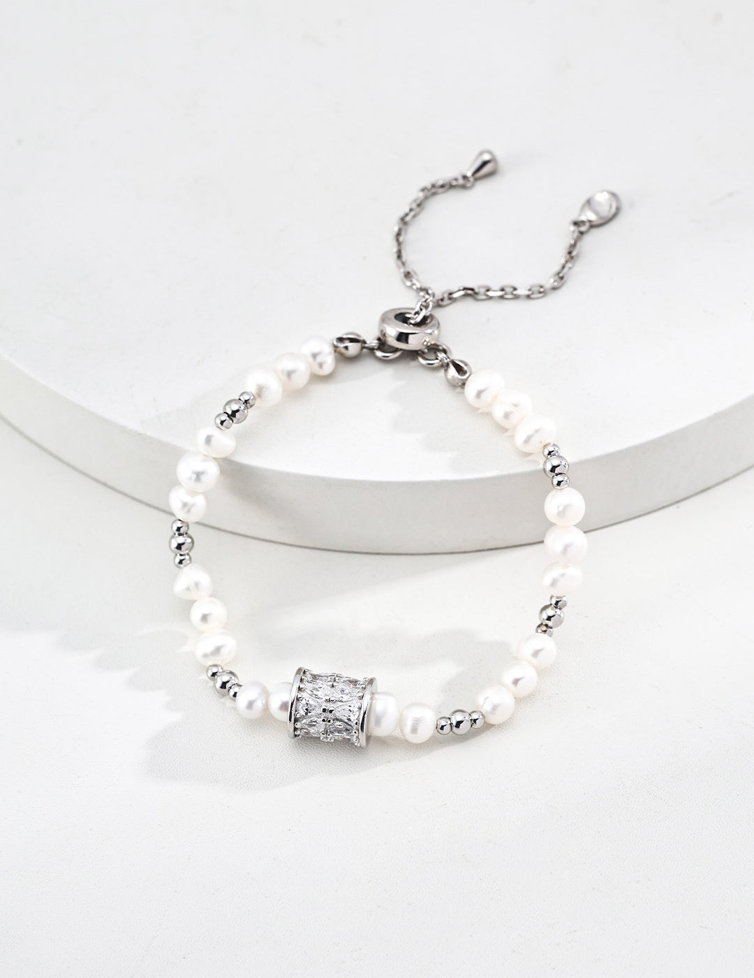 Pearl & Zirconia Bracelet - image 2