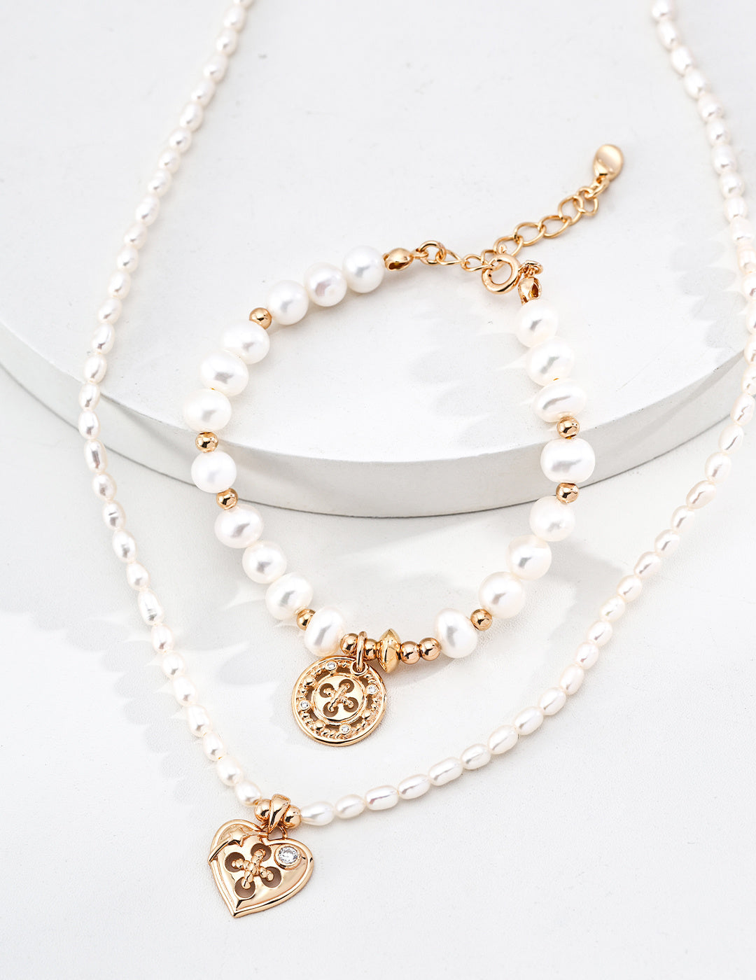 Button Pearl Bracelet - image 4