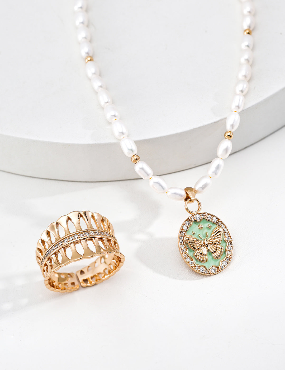 【Lucky Four-Leaf】Butterfly Series Pearl & Zirconia Necklace - image 3