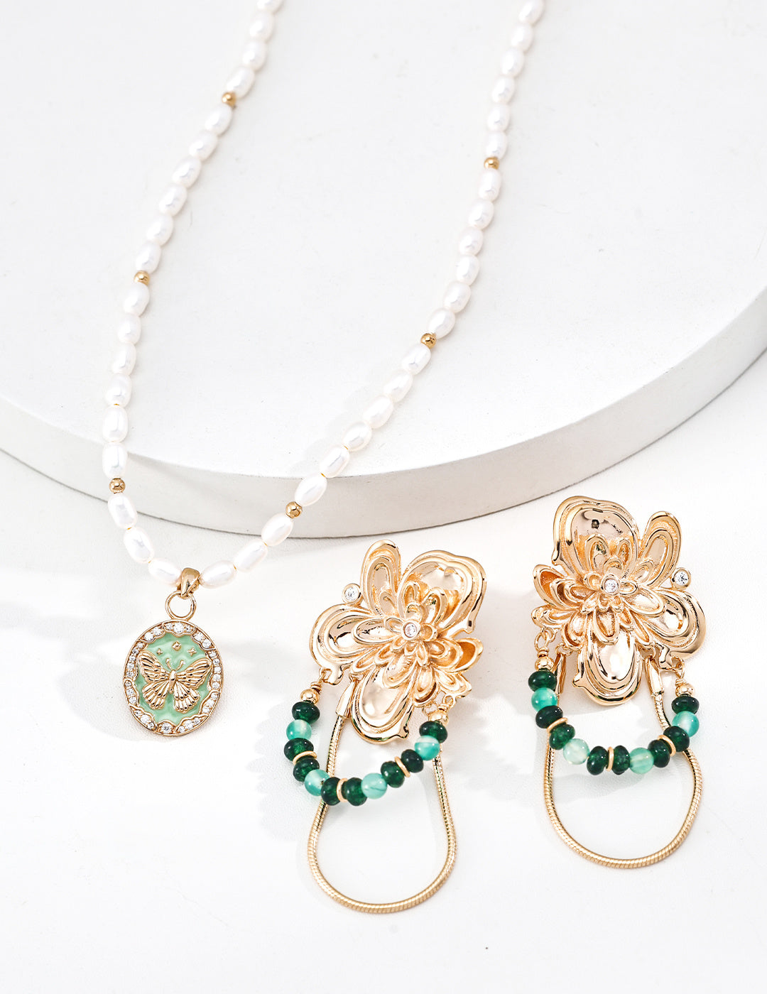 【Lucky Four-Leaf】Butterfly Series Pearl & Zirconia Necklace - image 4