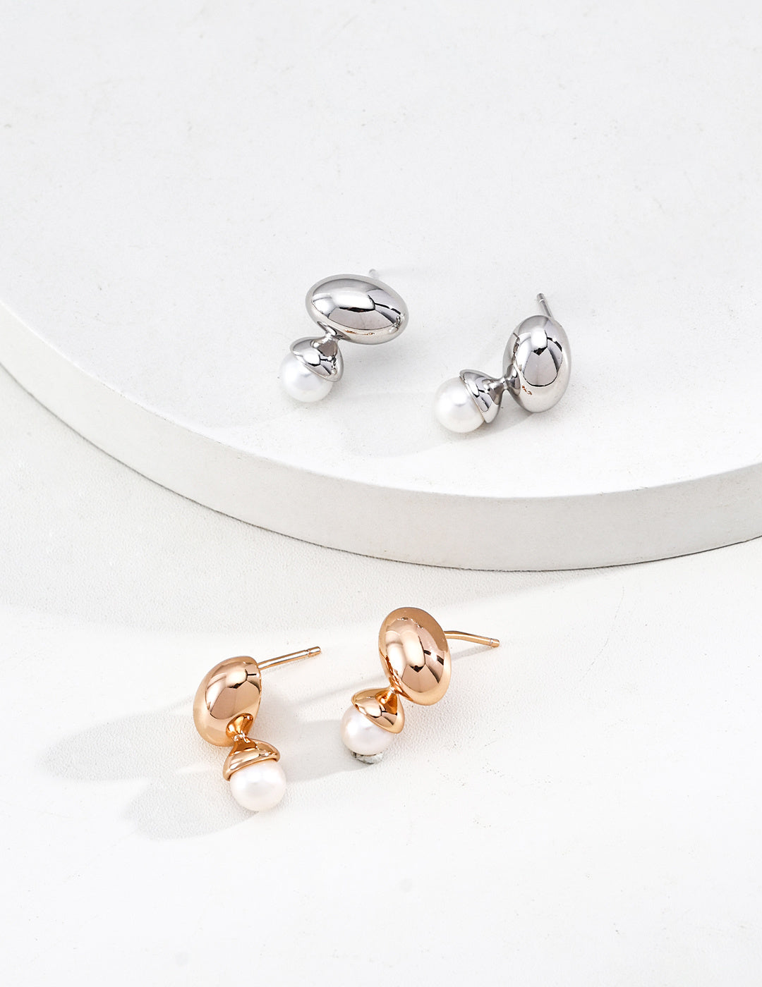 【Golden Dew】Pearl Drop Stud Earrings - image 3