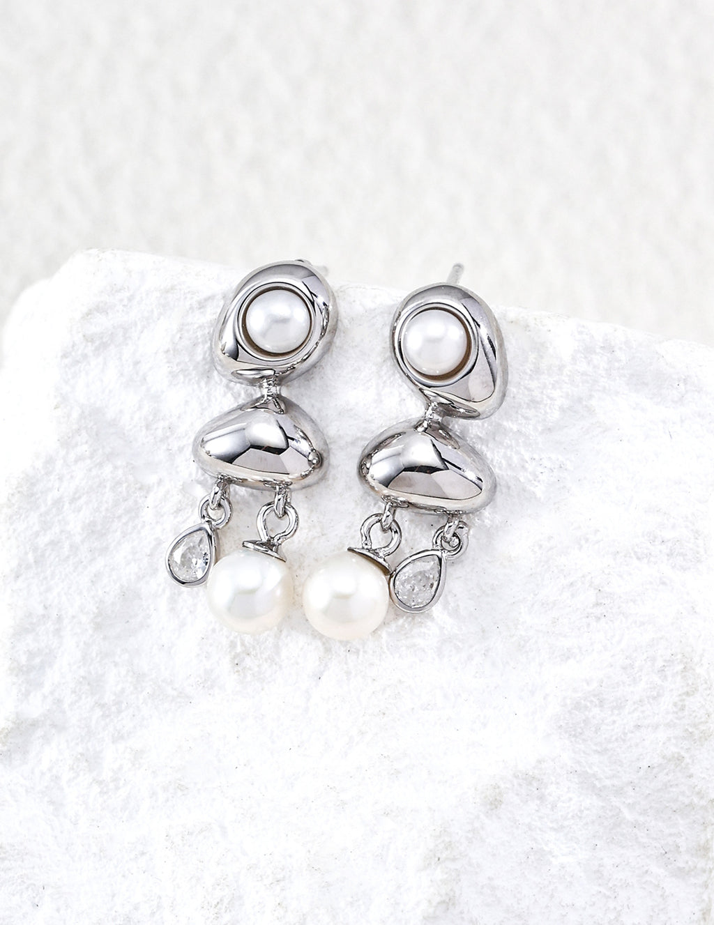 【Golden Dew】Pearl & Zirconia Drop Earrings - image 2