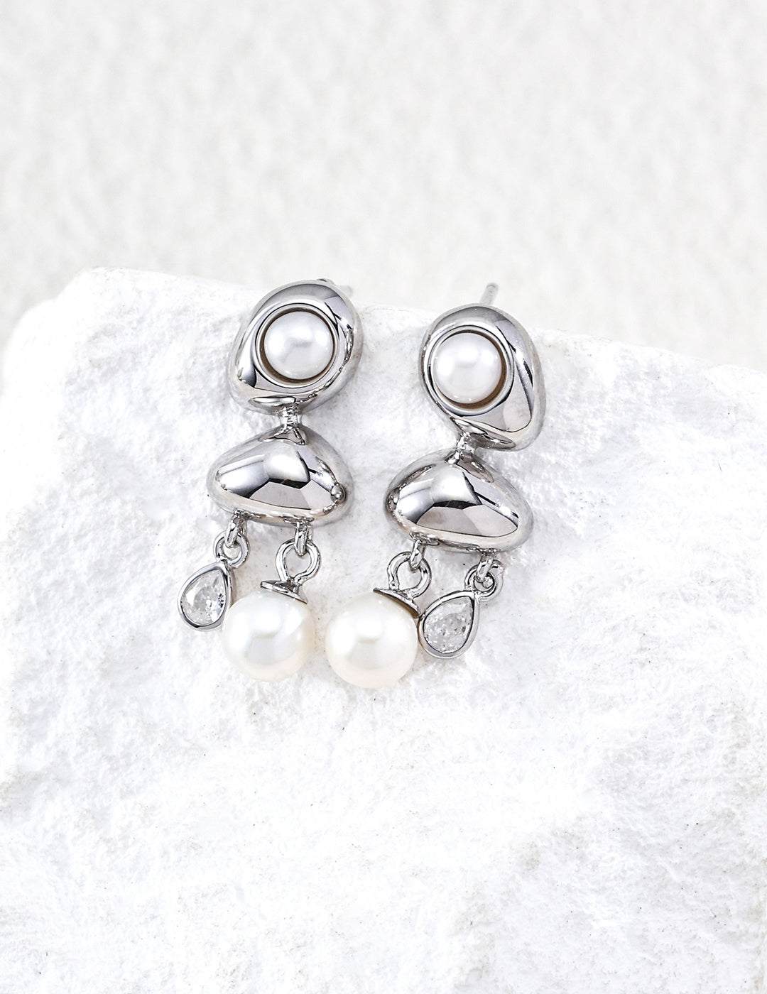 【Golden Dew】Pearl & Zirconia Drop Earrings - image 2