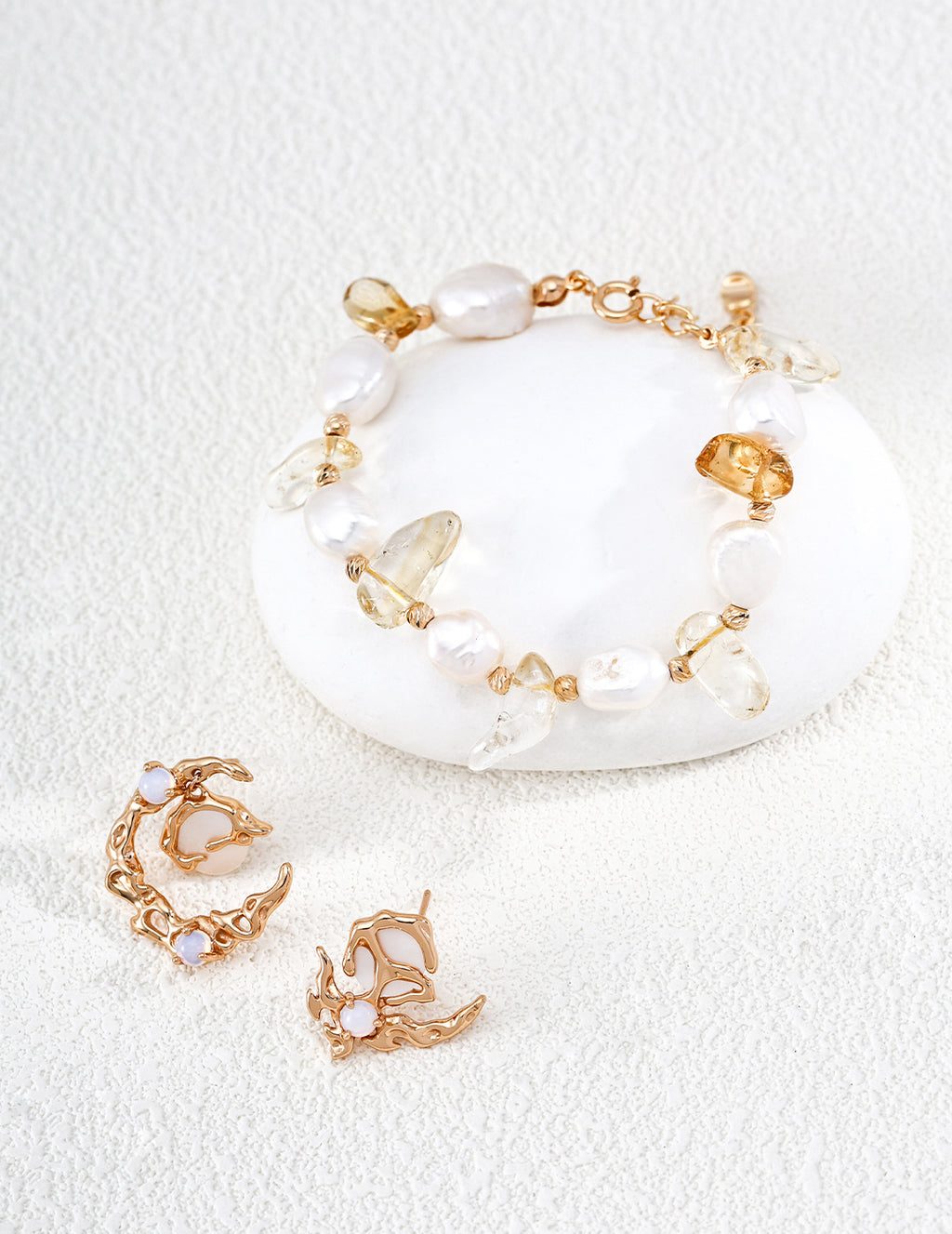 【Golden Fortune】Natural Pearl & Crystal Bracelet - image 3