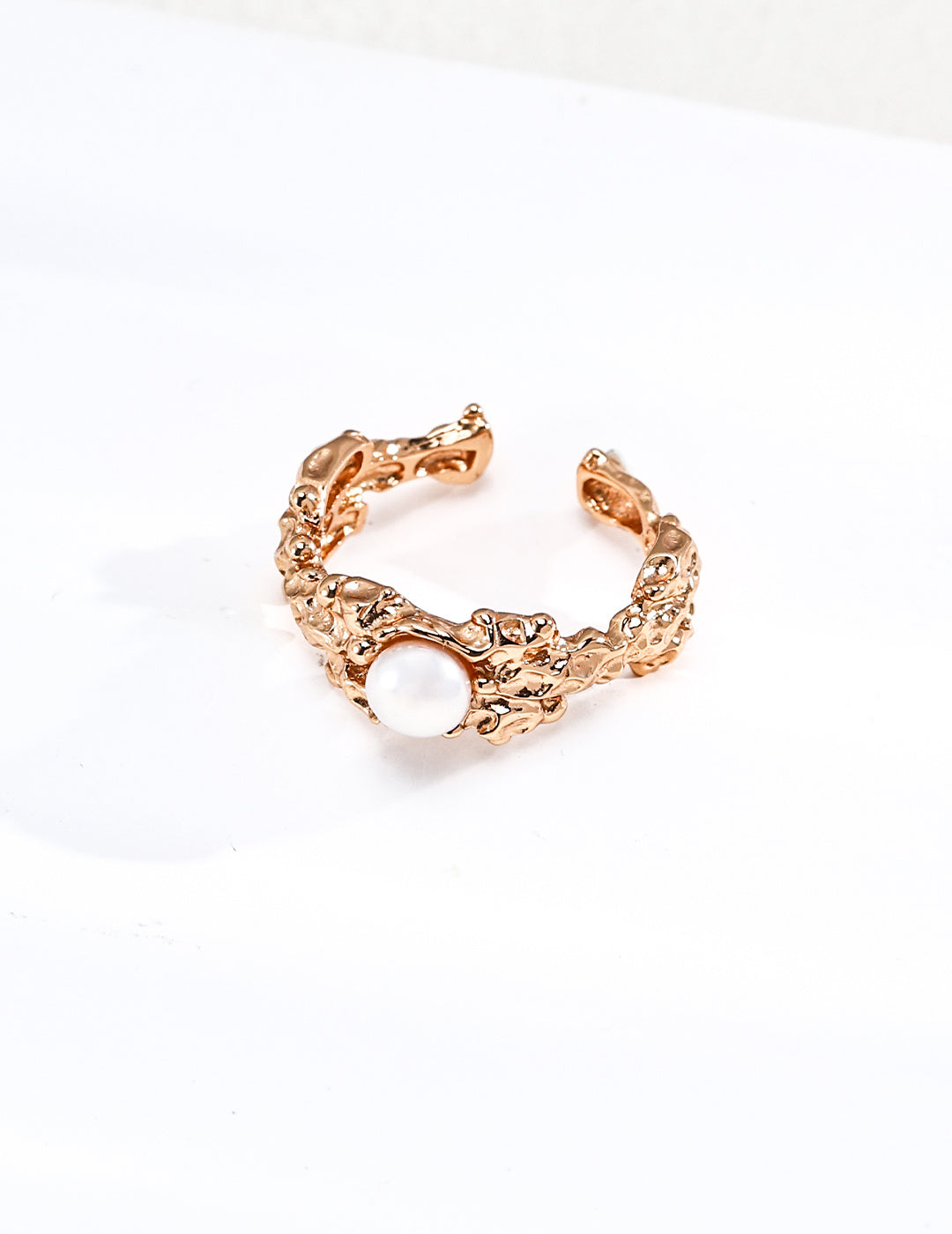 Vintage Gold Hand-Carved Lava Series Pearl Ring