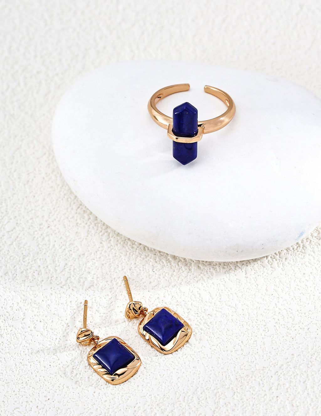Vintage Gold Sugar Cube Lapis Lazuli Stud Earrings - image 3