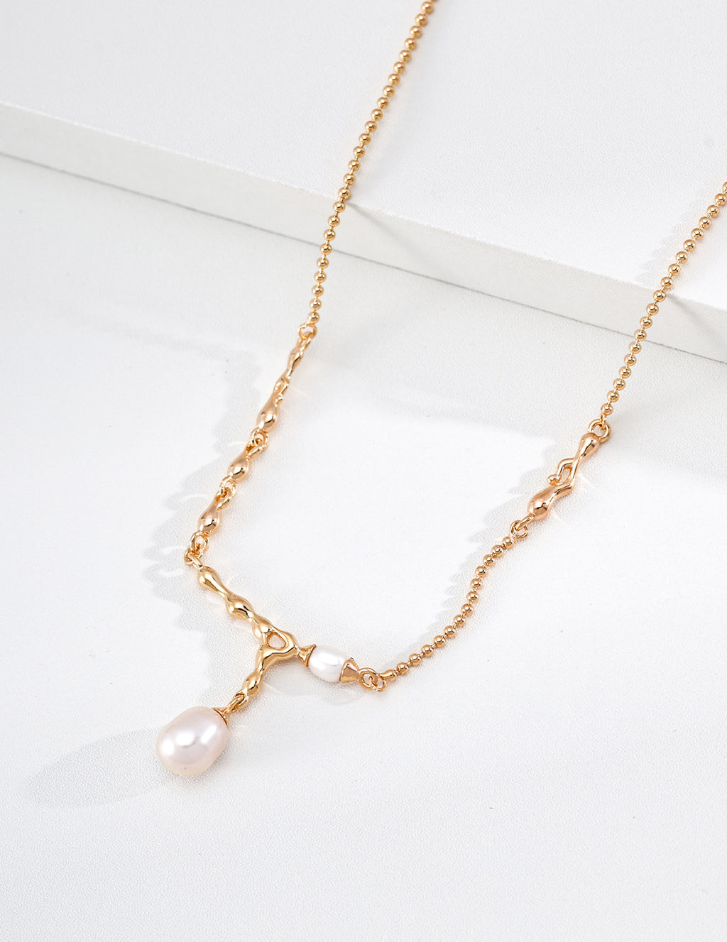 Molten Light Pearl Necklace image 3