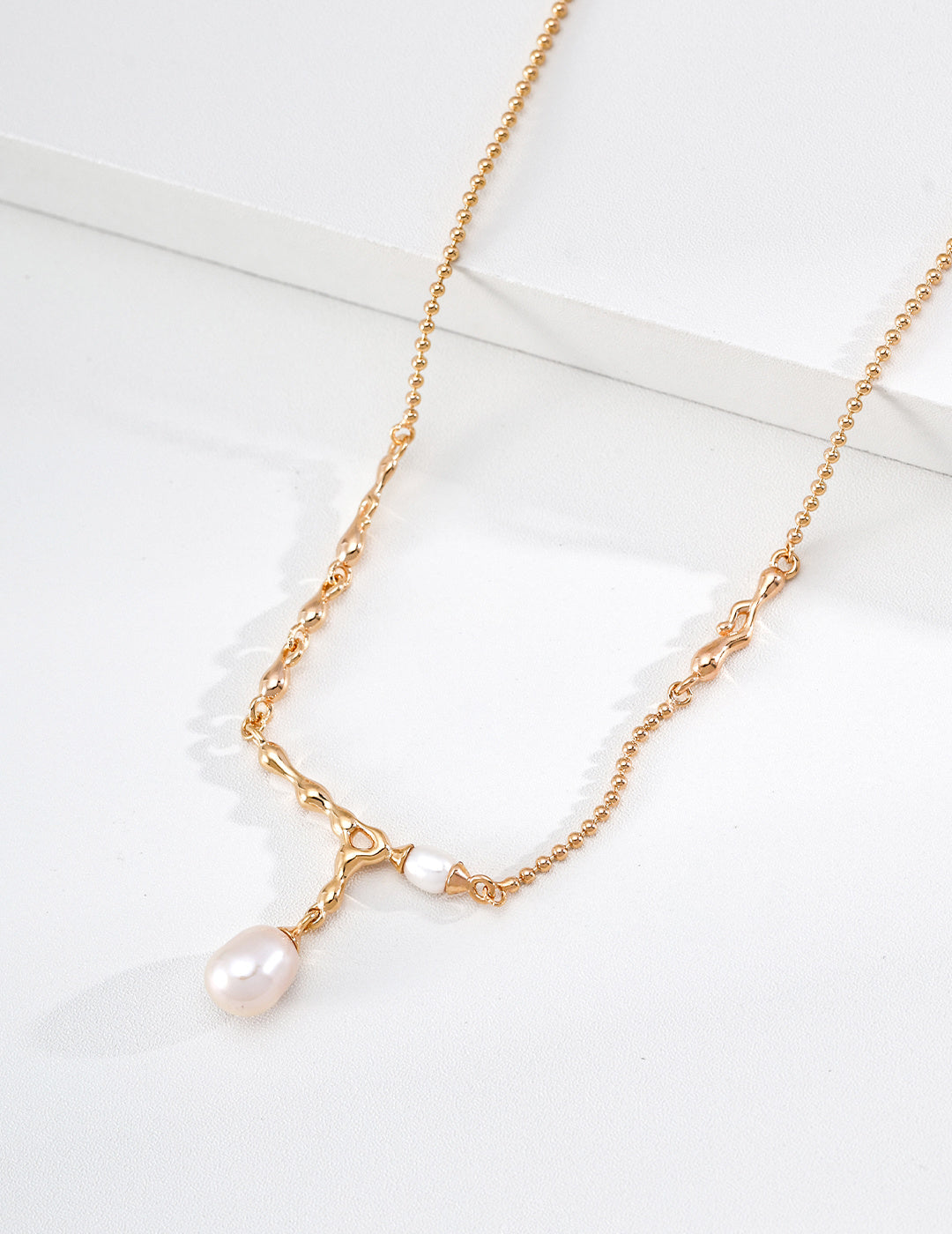 Molten Light Pearl Necklace image 3
