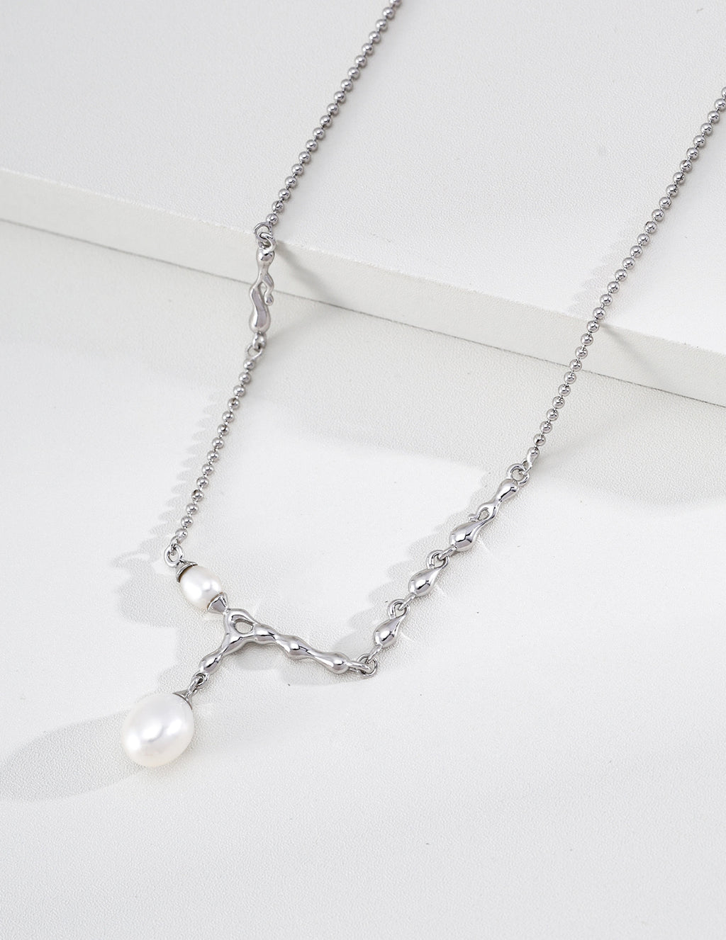 Molten Light Pearl Necklace image 4