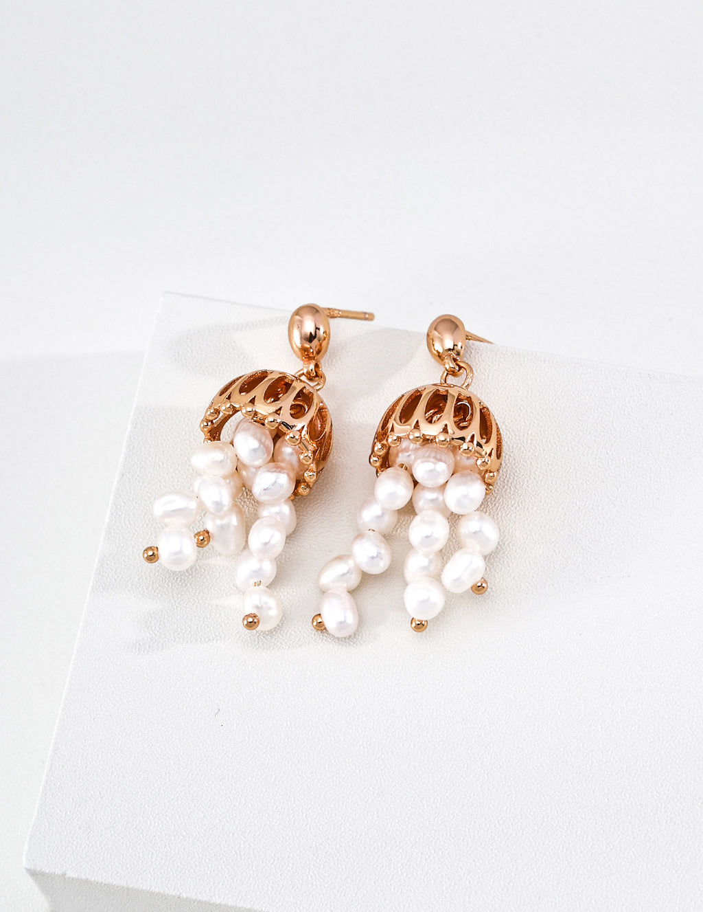 Listening Wind Pearl Earrings image 1