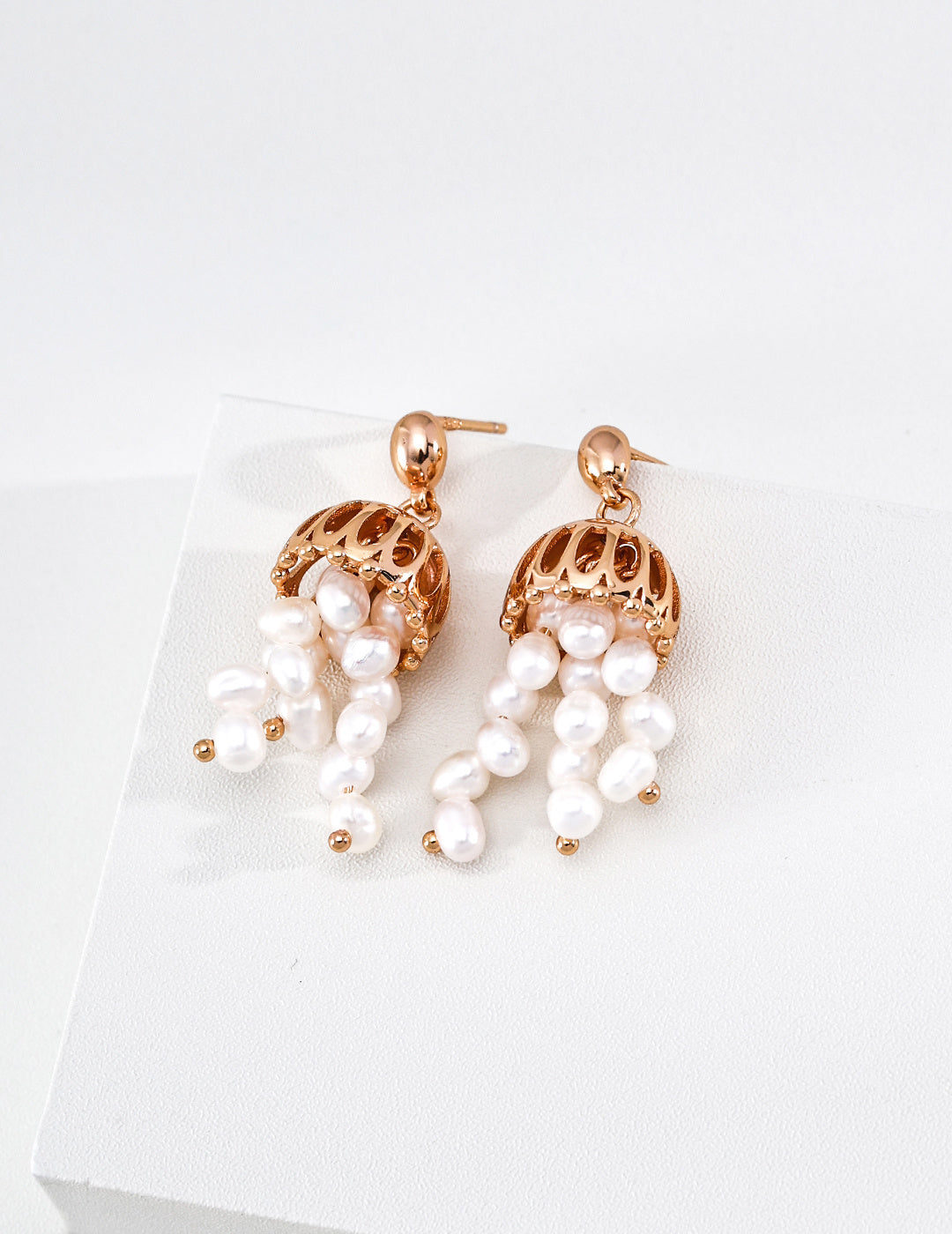 Listening Wind Pearl Earrings image 1