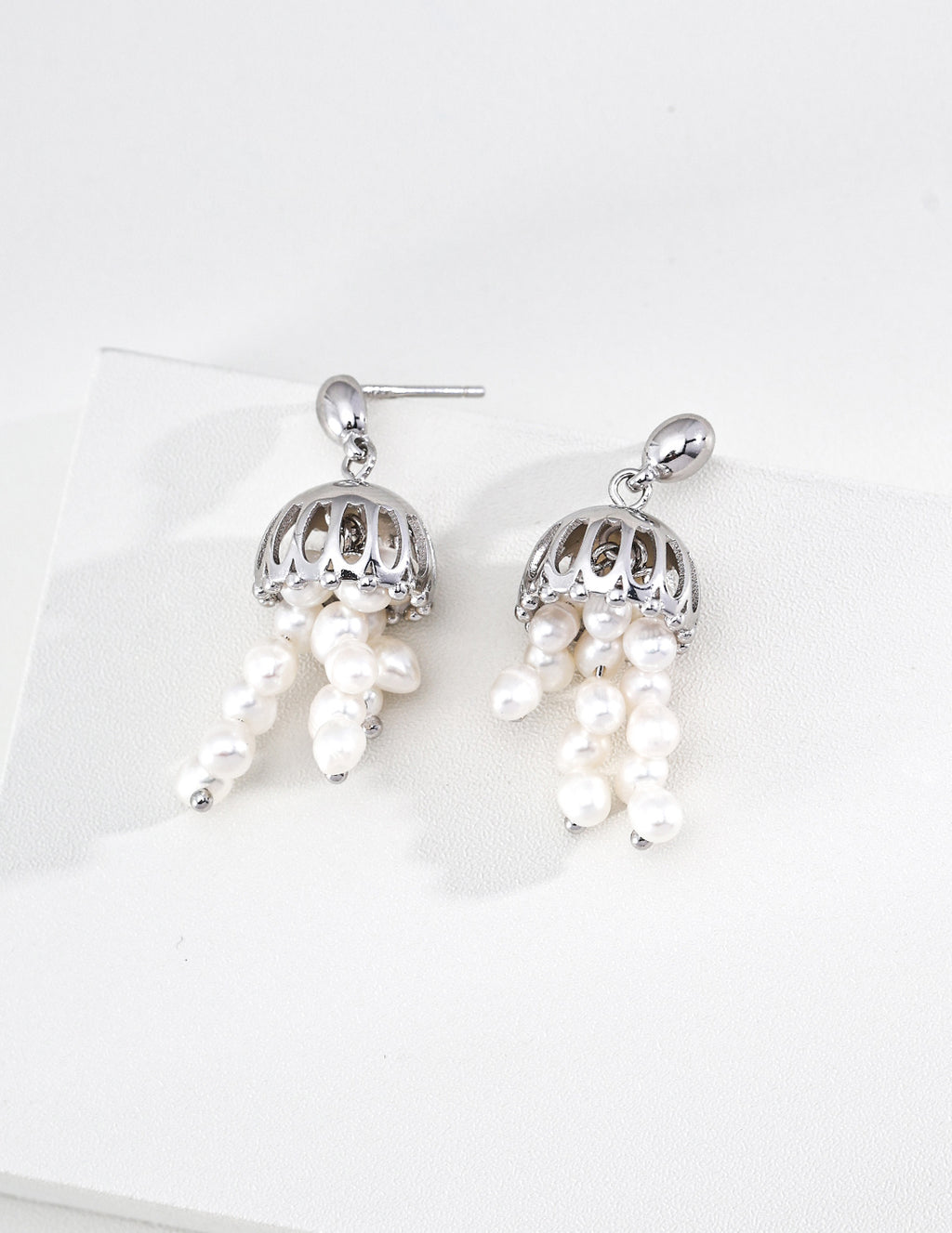 Listening Wind Pearl Earrings image 3