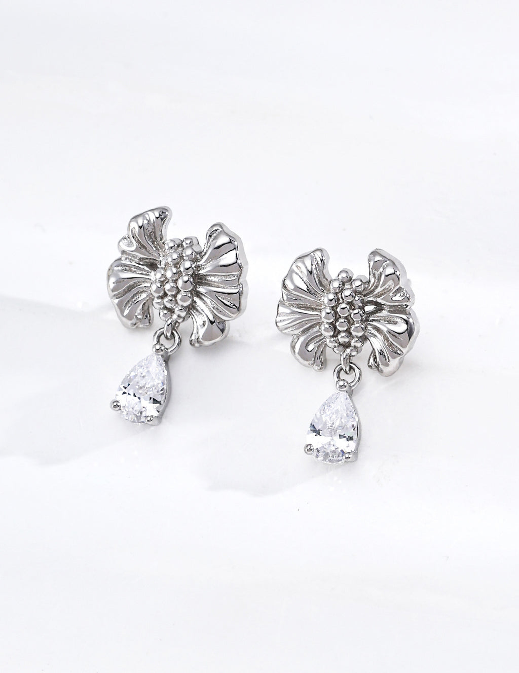 Gilded Ribbon Zirconia Earrings image 2
