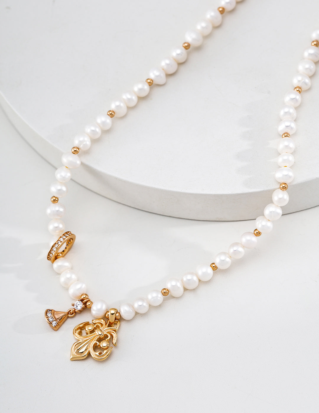 Modern Pearl Pendant Necklace image 4