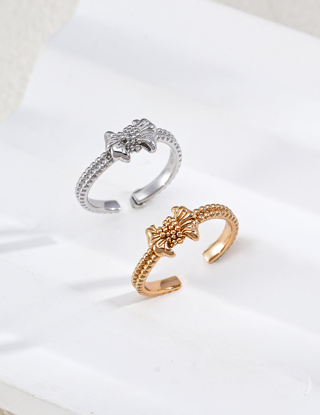 Gilded Ribbon Zirconia Ring image 1