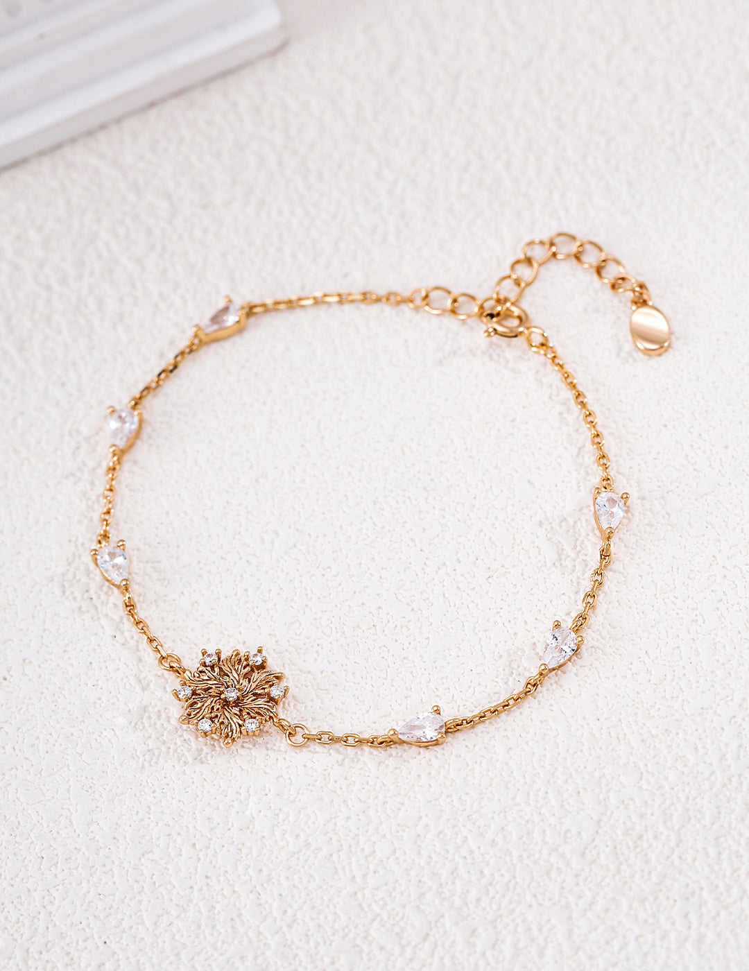Six-Petal Lily Zirconia Bracelet image 1