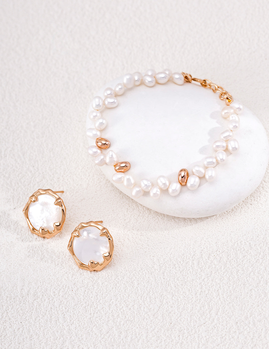 Delicate Pearl Bracelet image 3