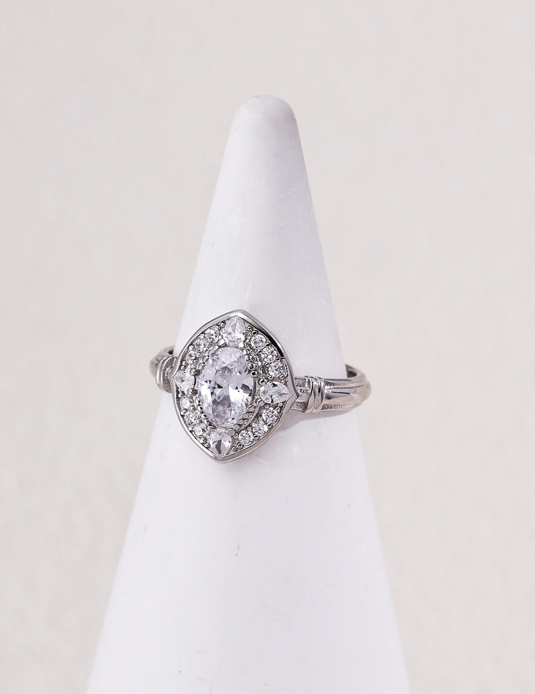 Vintage Halo Zirconia Ring image 2