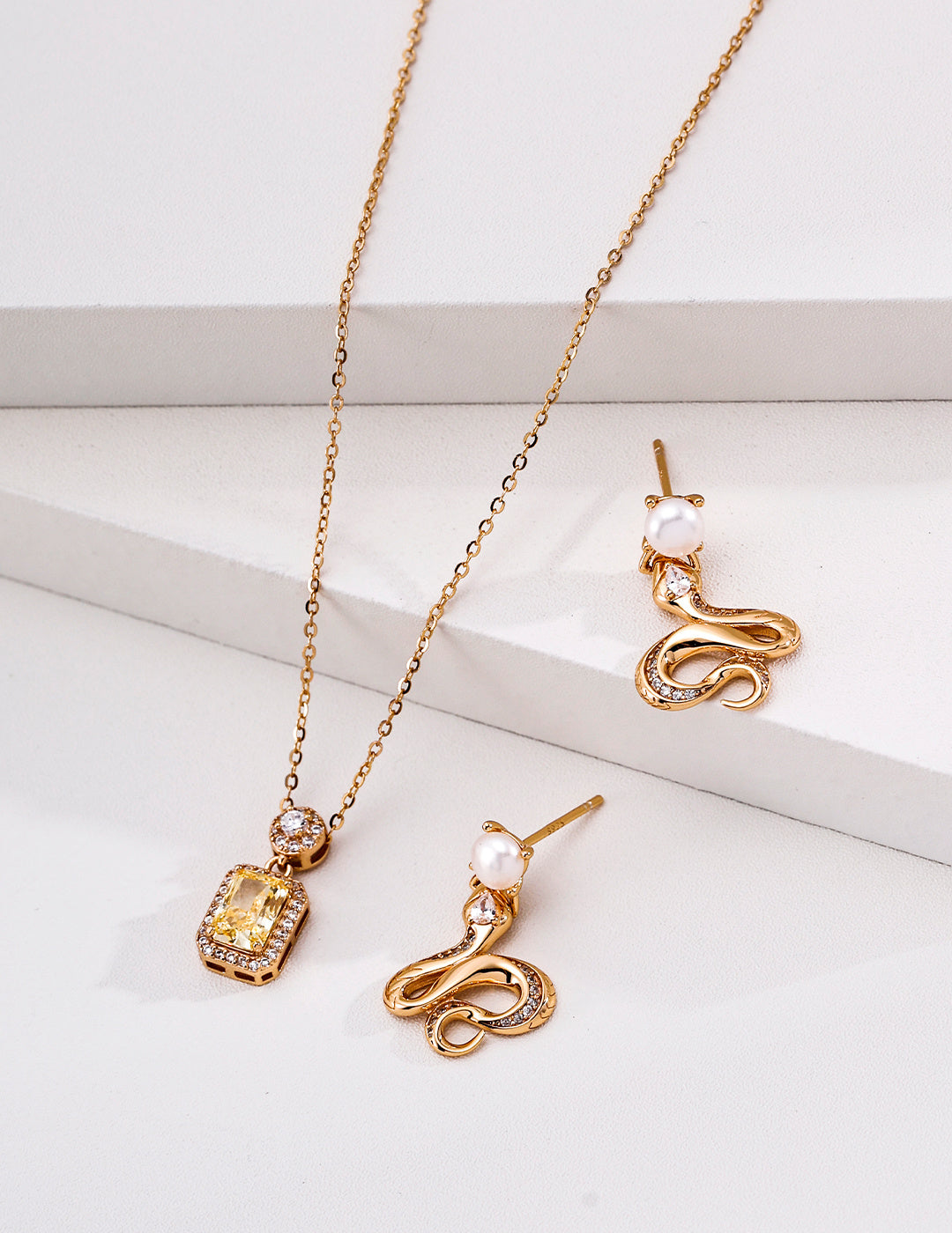 Golden Light Zirconia Pendant Necklace image 4