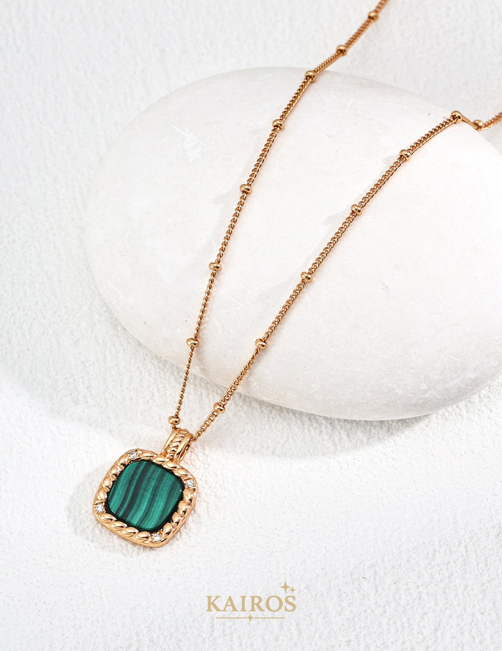 Kairos logo-only cover - Vintage Lumiere Malachite Pendant Necklace