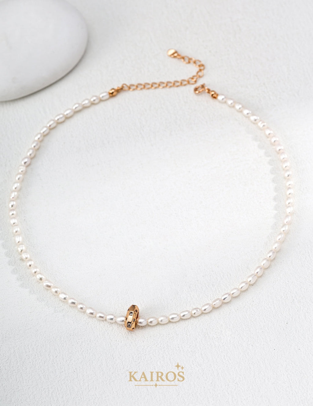 Kairos logo-only cover - Lucky Knot Pearl Light Necklace