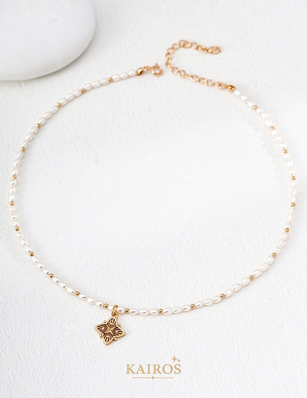 Kairos logo-only cover - Clover Fortune Pearl Grace Pendant Necklace