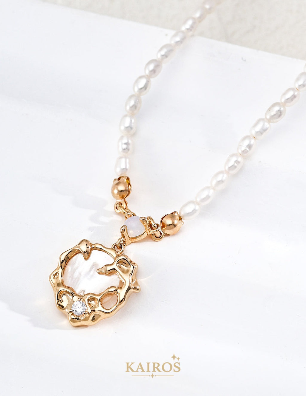Kairos logo-only cover - Vintage Radiance Pearl Pendant Necklace