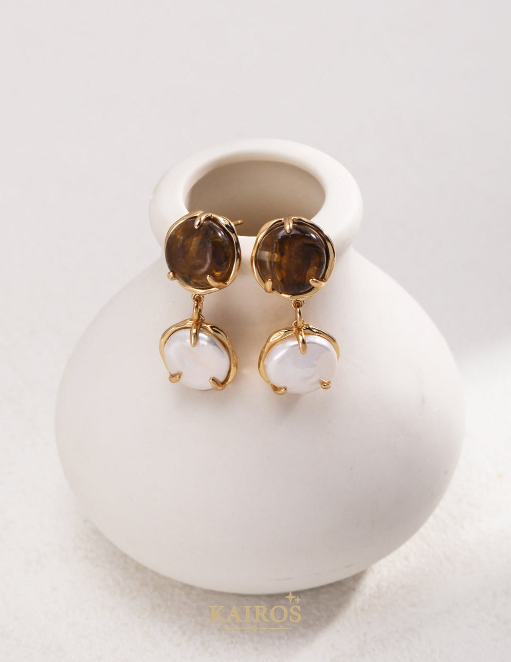 Kairos logo-only cover - Caramel Muse Pearl Earrings