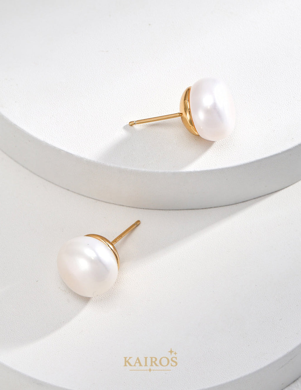 Kairos logo-only cover - Circle Glow Pearl Grace Stud Earrings