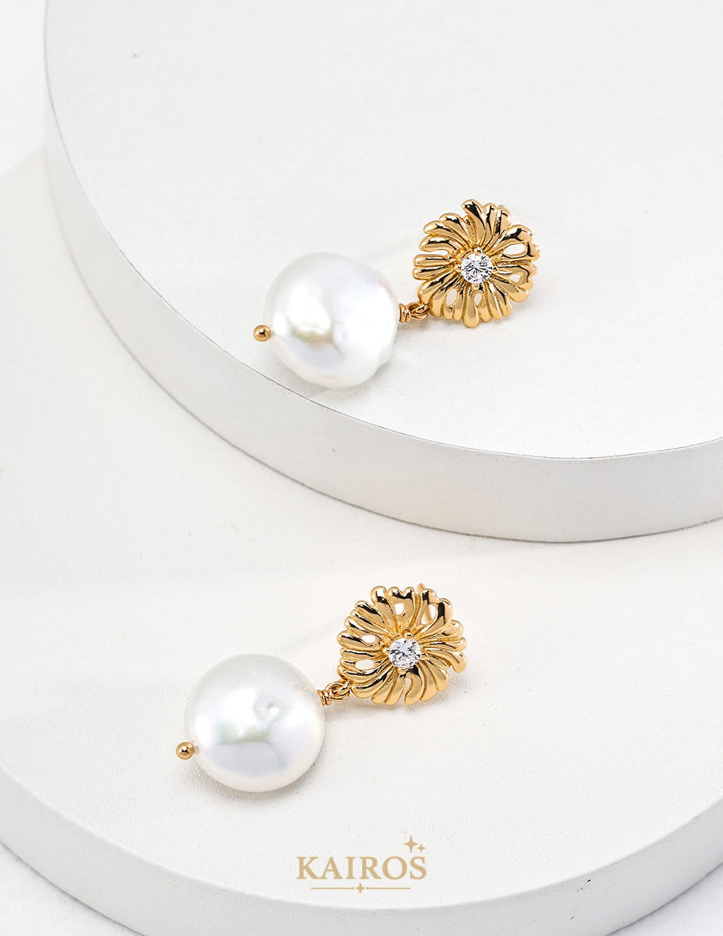 Kairos logo-only cover - Vintage Lumiere Pearl Earrings