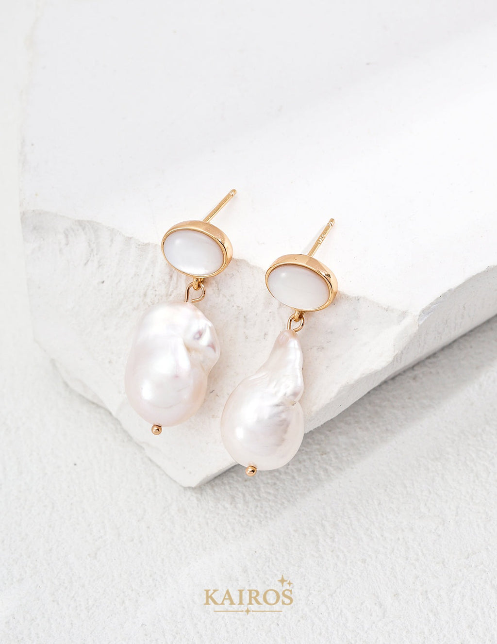 Kairos logo-only cover - Pearl Glow Bloom Earrings