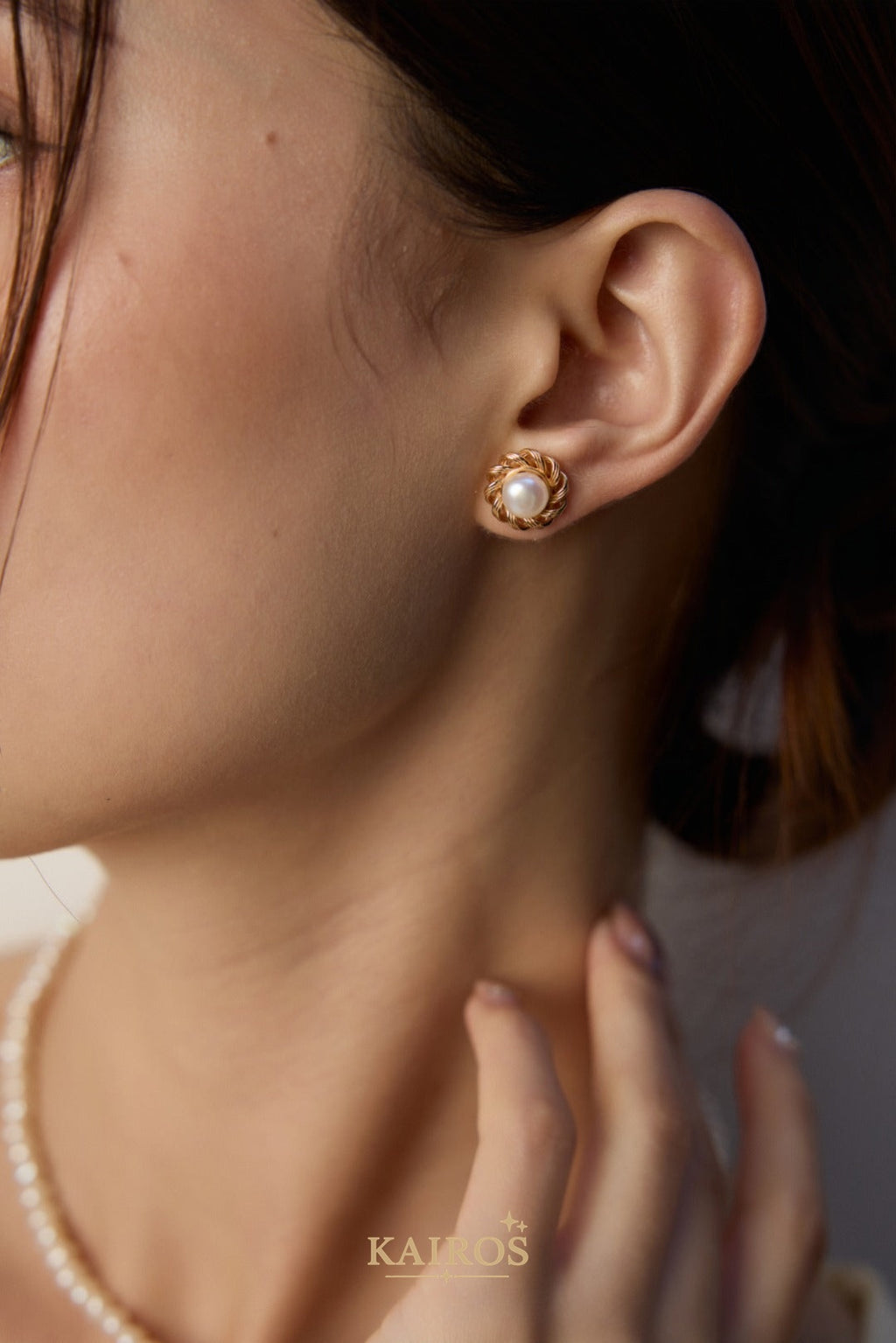 Kairos logo-only cover - Pearl Light Bloom Earrings