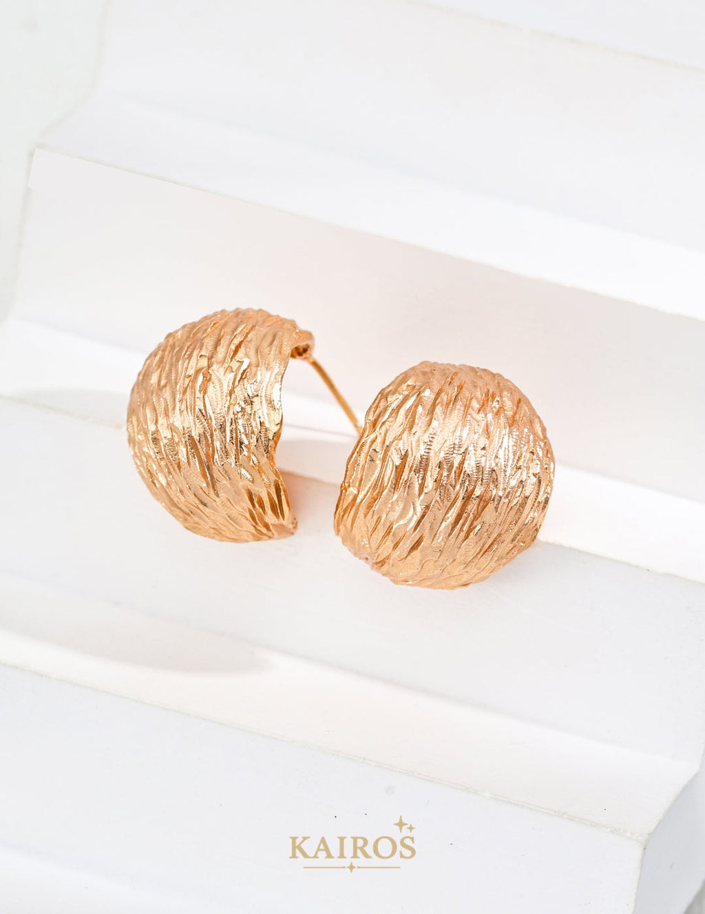 Kairos logo-only cover - Vintage Glow Stud Earrings