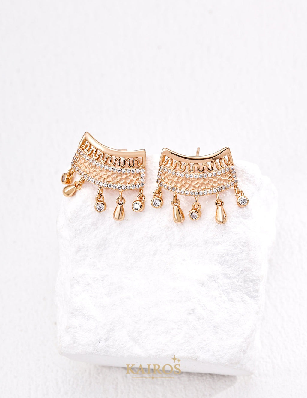Kairos logo-only cover - Vintage Lumiere Sparkle Earrings