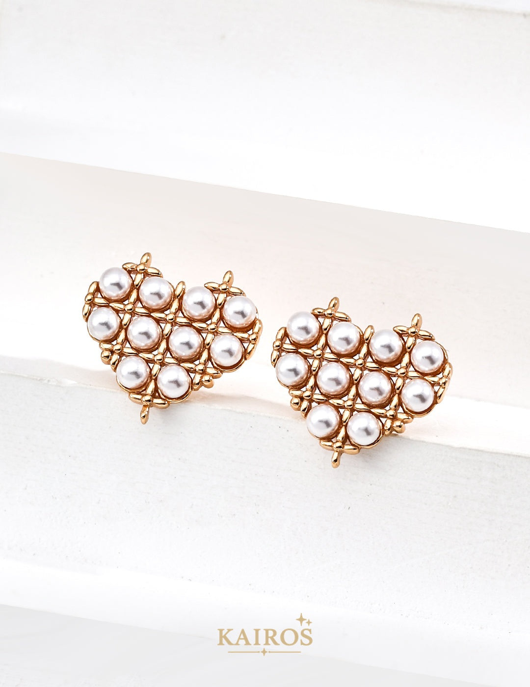 Kairos logo-only cover - Heart Echo Shell Pearl Earrings