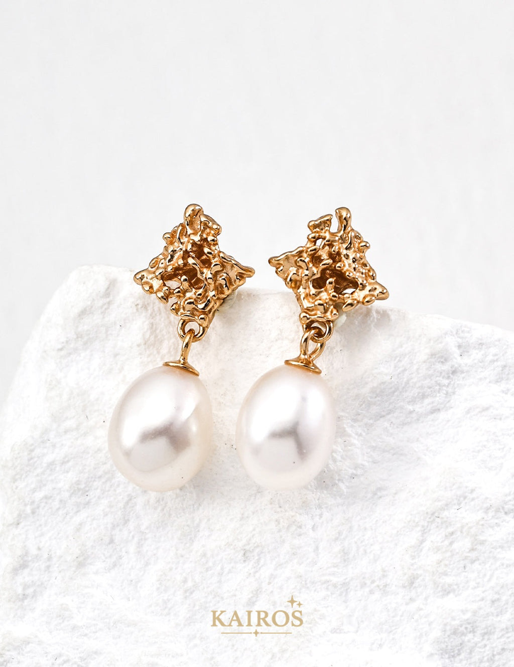 Kairos logo-only cover - Pearl Glow Fortune Earrings