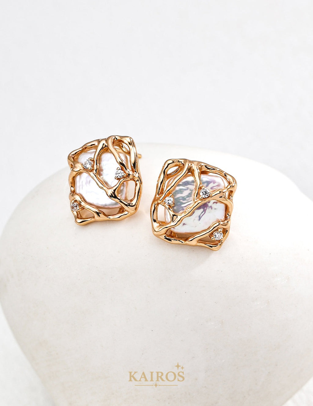 Kairos logo-only cover - Vintage Light Pearl Sparkle Earrings