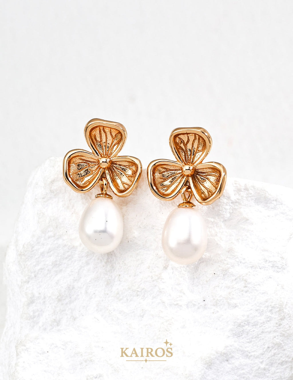 Kairos logo-only cover - Leaf Pearl Earrings