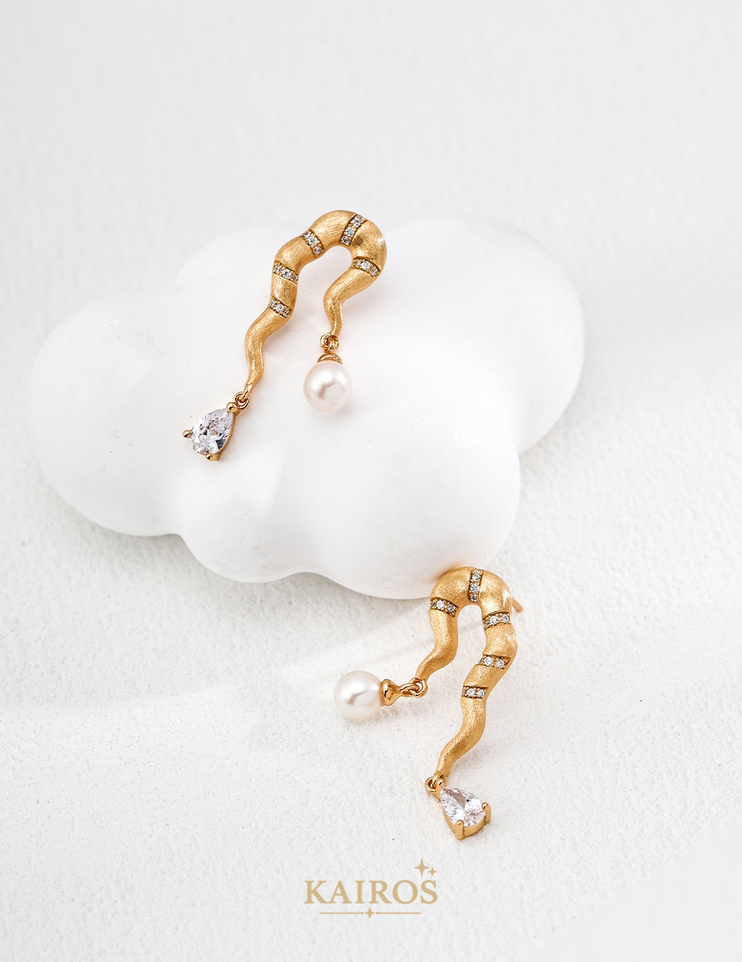 Kairos logo-only cover - Square Halo Pearl Sparkle Earrings