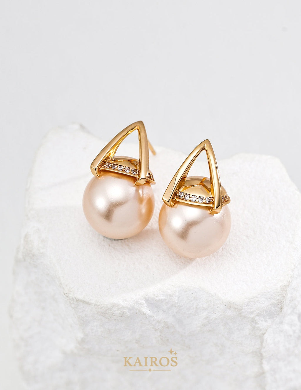 Kairos logo-only cover - Circle Glow Shell Pearl Earrings