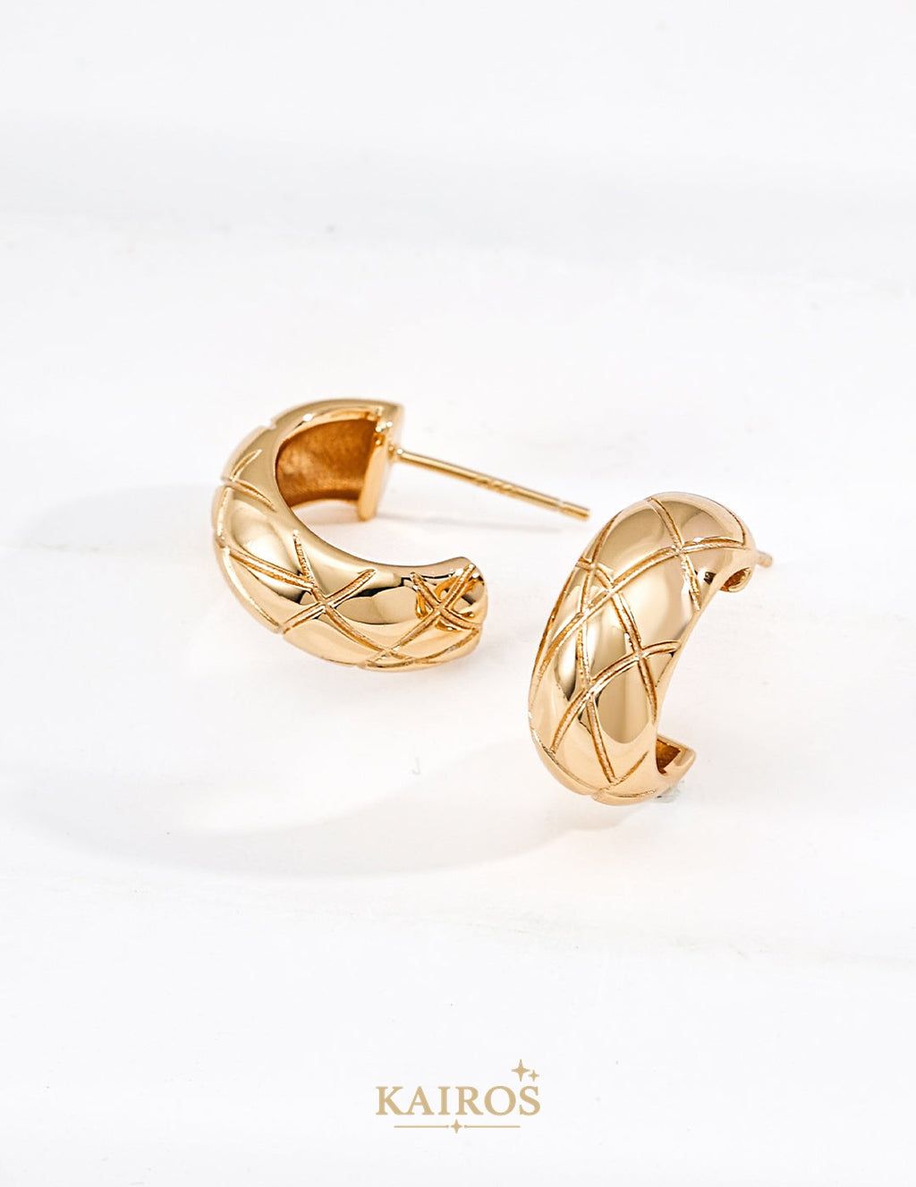 Kairos logo-only cover - Lucky Knot Stud Earrings