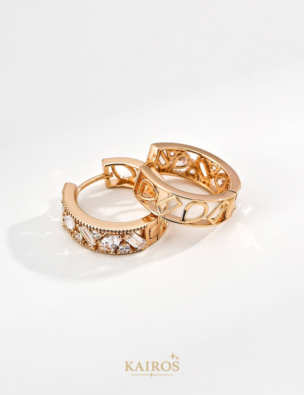 Kairos logo-only cover - Lucky Knot Light Sparkle Earrings
