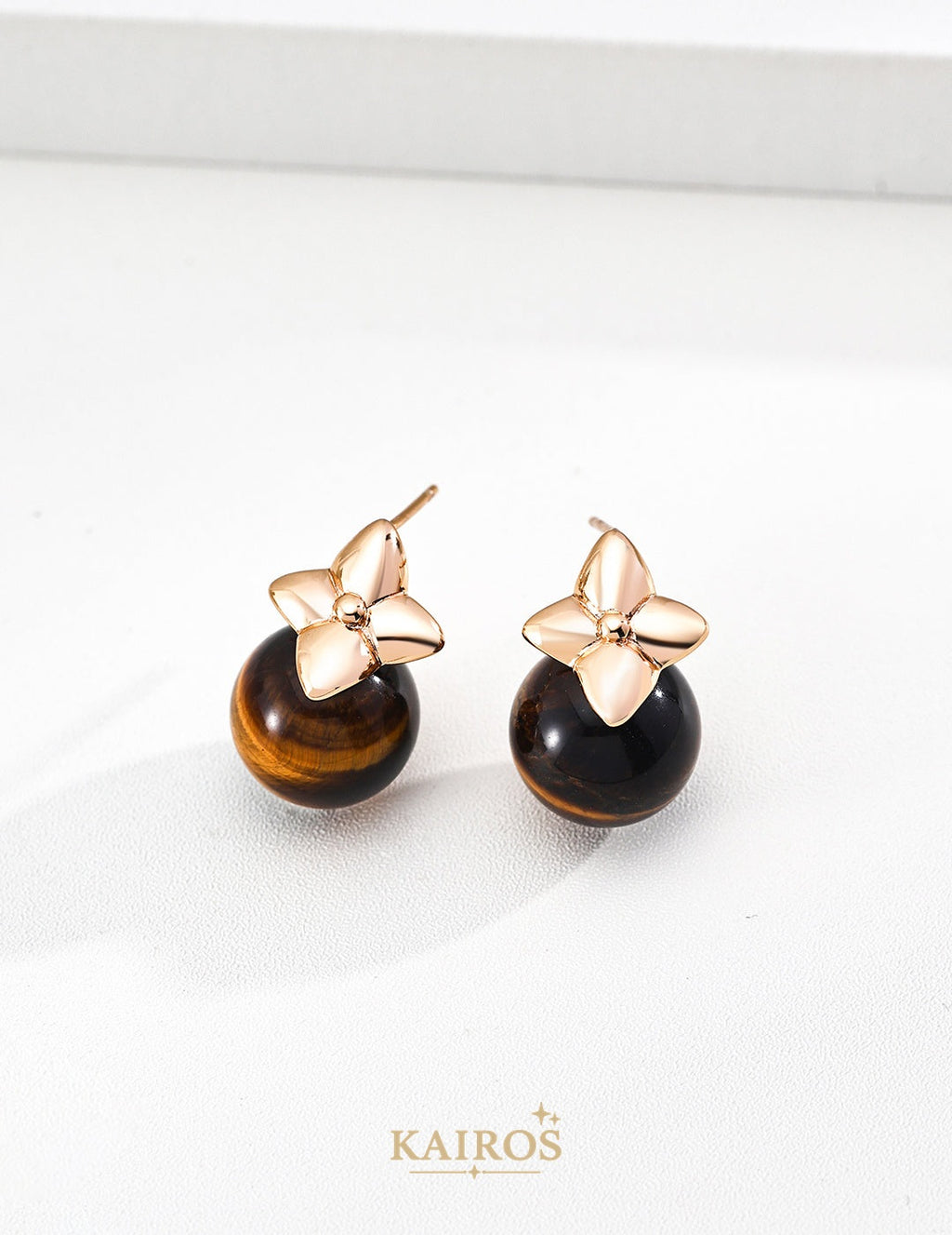 Kairos logo-only cover - Golden Leaf Shell Pearl Earrings