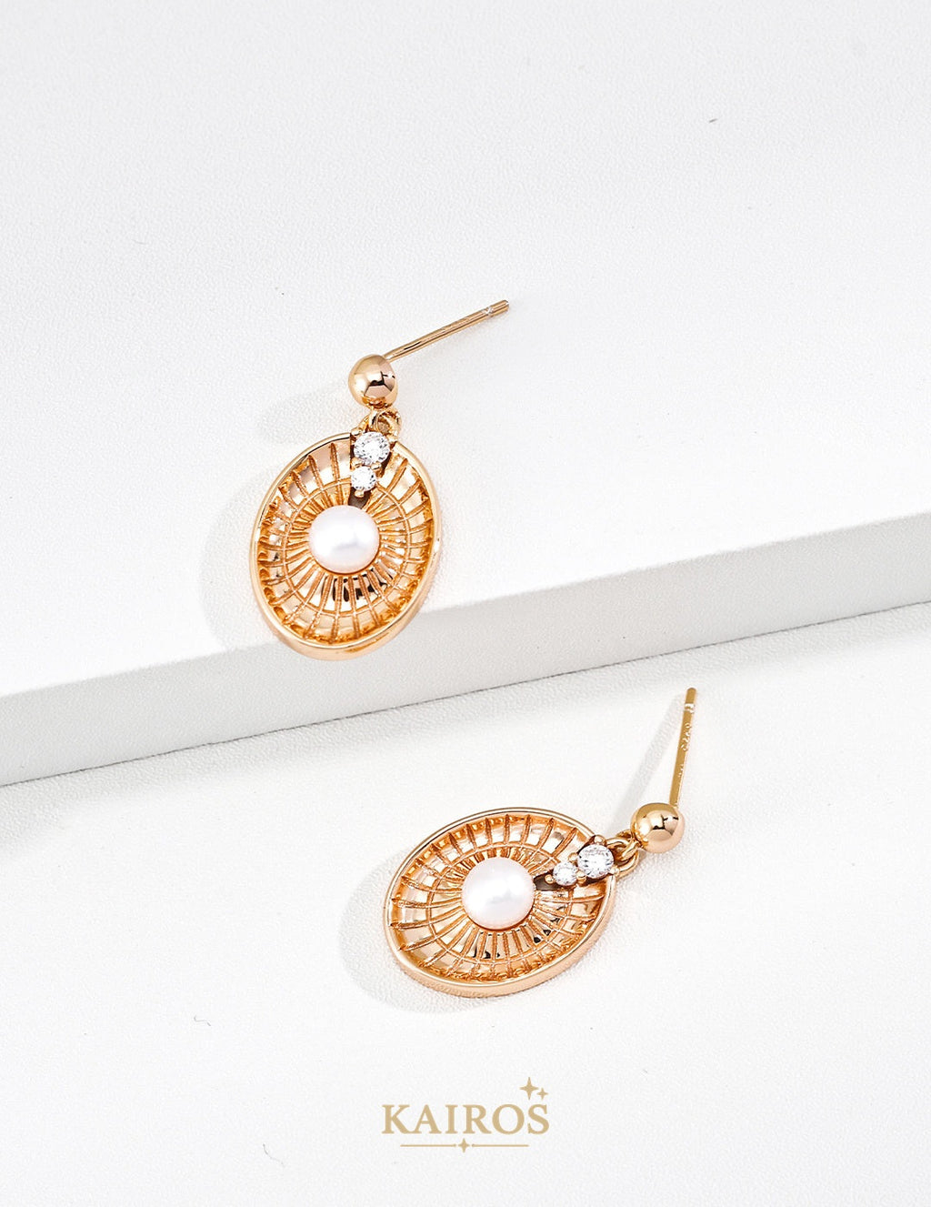 Kairos logo-only cover - Lucky Compass Pearl Stud Earrings