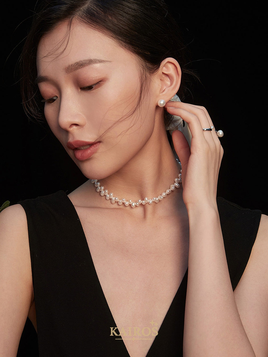 Kairos logo-only cover - Circle Glow Pearl Earrings