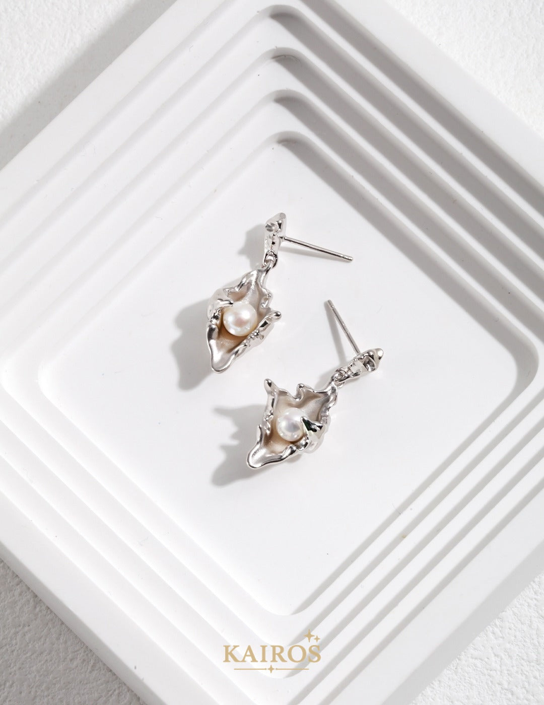 Kairos logo-only cover - Sculpted Flow Pearl Grace Earrings