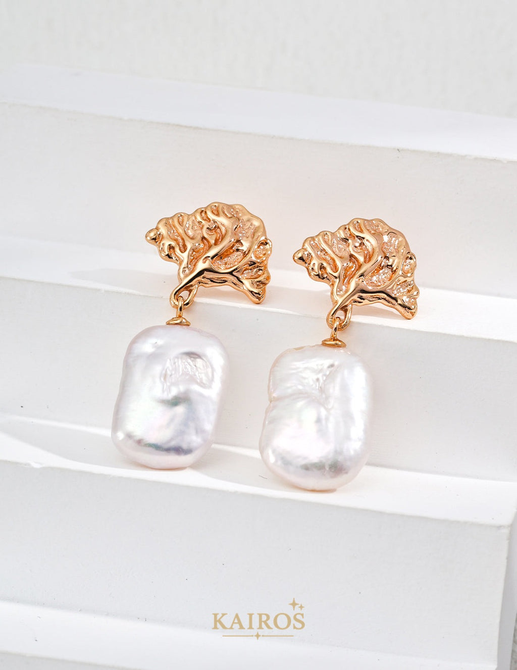 Kairos logo-only cover - Pearl Glow Vintage Earrings
