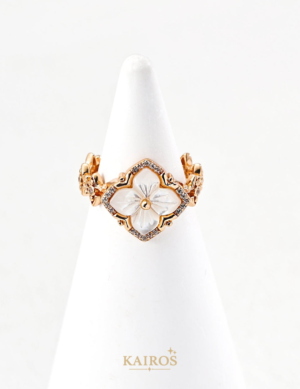 Kairos logo-only cover - Clover Fortune Mother-of-Pearl Ring