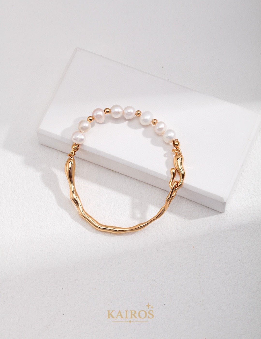 Kairos logo-only cover - Pearl Glow Fortune Bracelet
